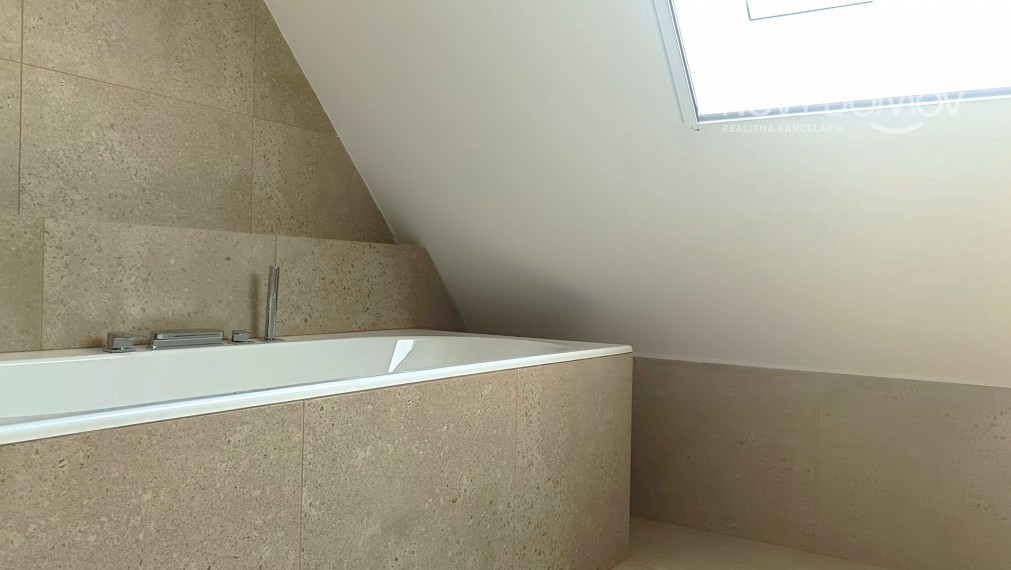 P R E D A J - 227000€