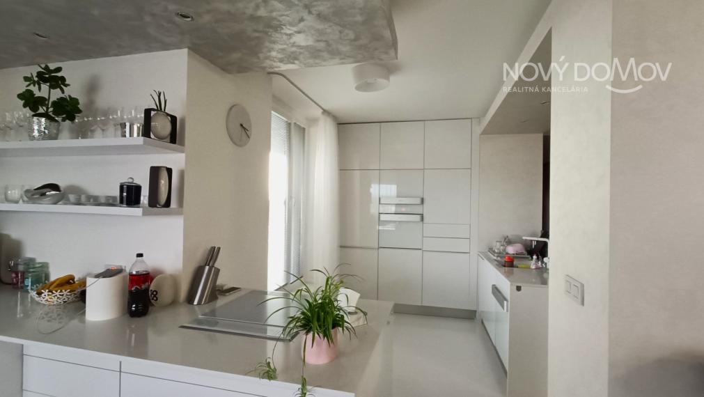 P R E D A J - 299000€