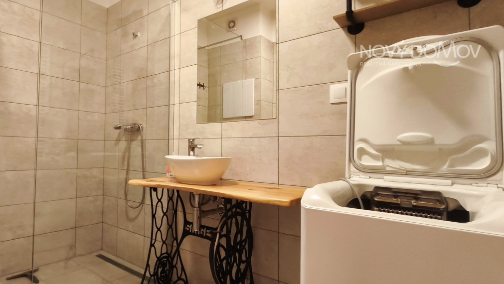 P R E N Á J O M - voľný ihneď