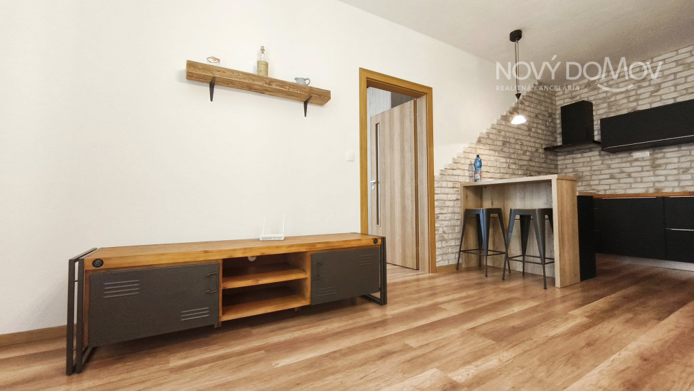 P R E N Á J O M - voľný ihneď