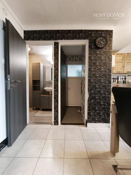 PREDAJ - obec Váhovce, RD bez pozemku