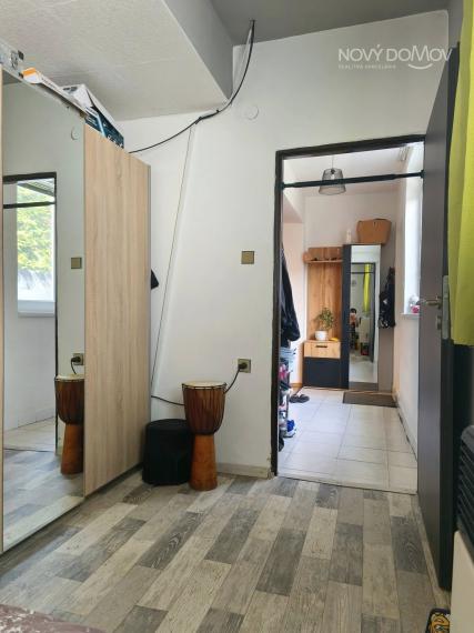 PREDAJ - obec Váhovce, RD bez pozemku