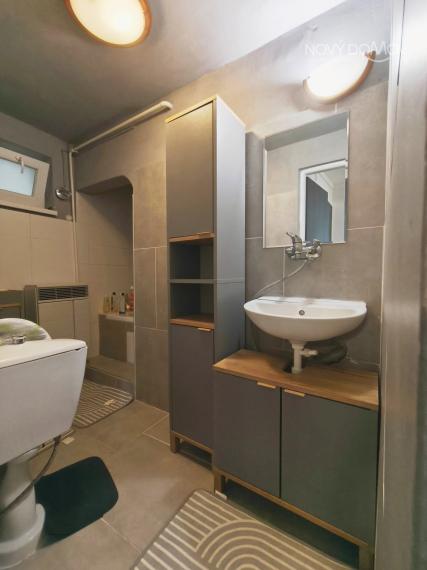 PREDAJ - obec Váhovce, RD bez pozemku