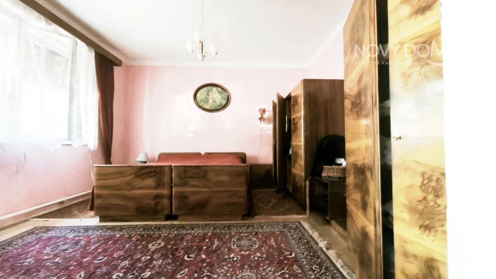 PREDAJ – starší rodinný dom na veľkom pozemku 758 m², Váhovce