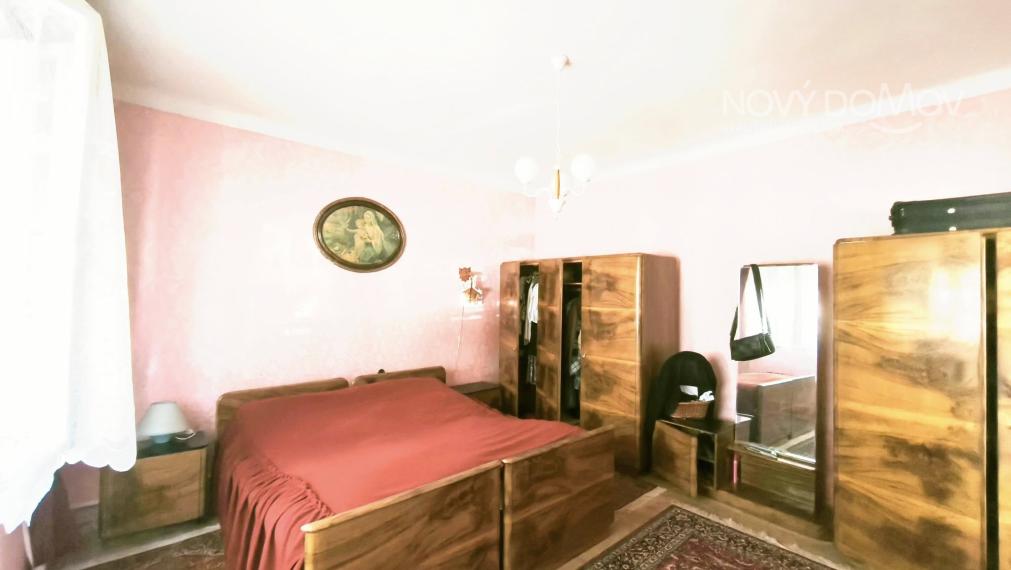 PREDAJ – starší rodinný dom na veľkom pozemku 758 m², Váhovce