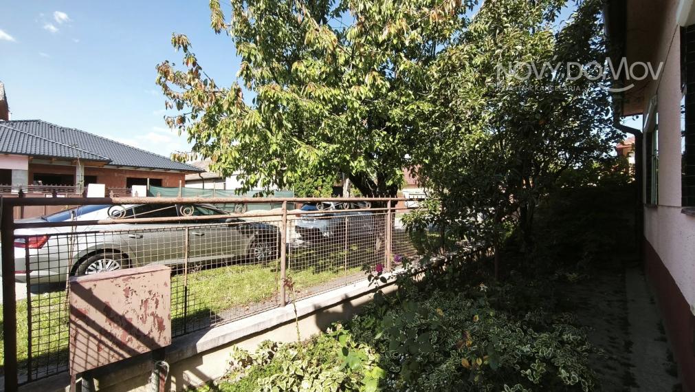 PREDAJ – starší rodinný dom na veľkom pozemku 758 m², Váhovce