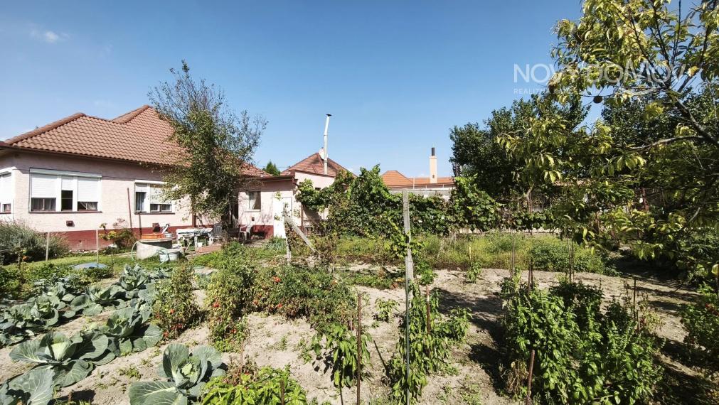 PREDAJ – starší rodinný dom na veľkom pozemku 758 m², Váhovce