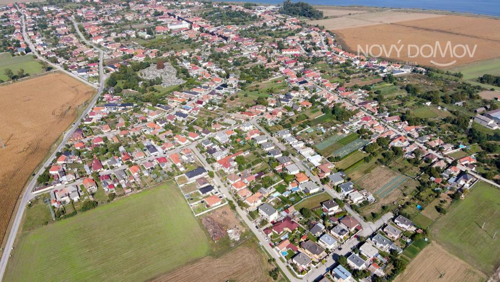 PREDAJ – starší rodinný dom na veľkom pozemku 758 m², Váhovce