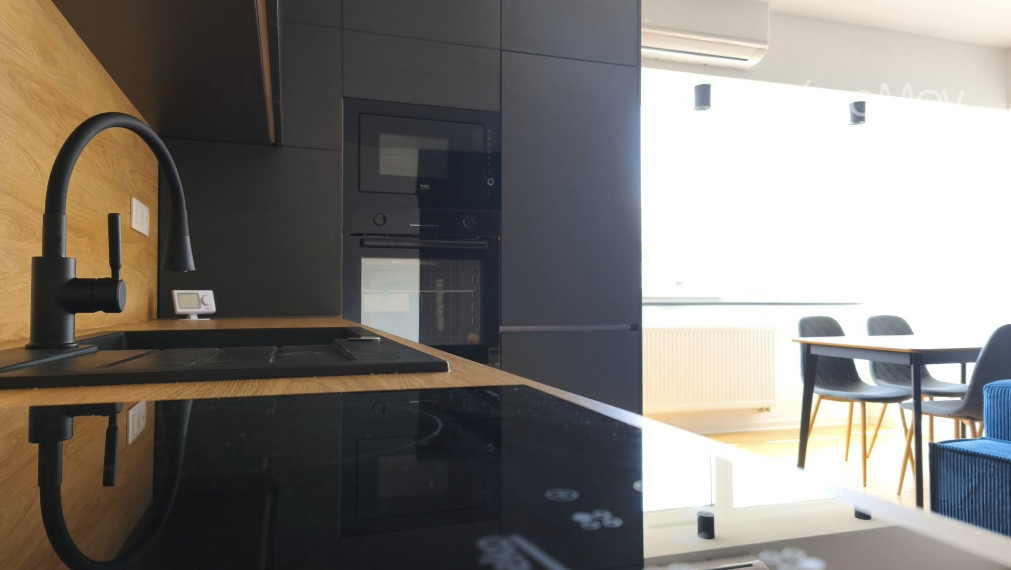 ZARIADENÝ a ihneď voľný - 2 i byt s balkónom