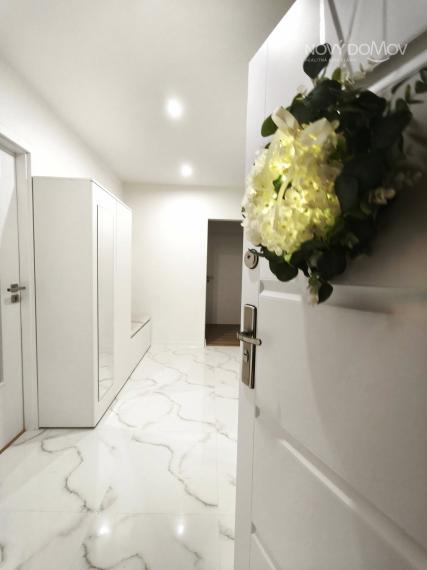 P R E N Á J O M - dieťa vítané, zariadený 3 izby + kuchyňa a loggia