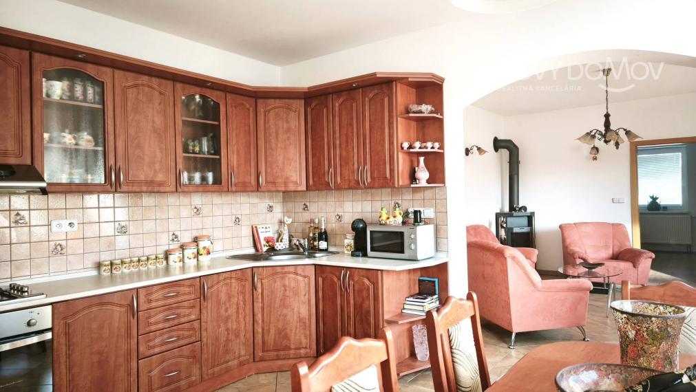 P R E D A J - rodinný dom, obec Gáň, pozemok 1079  m²