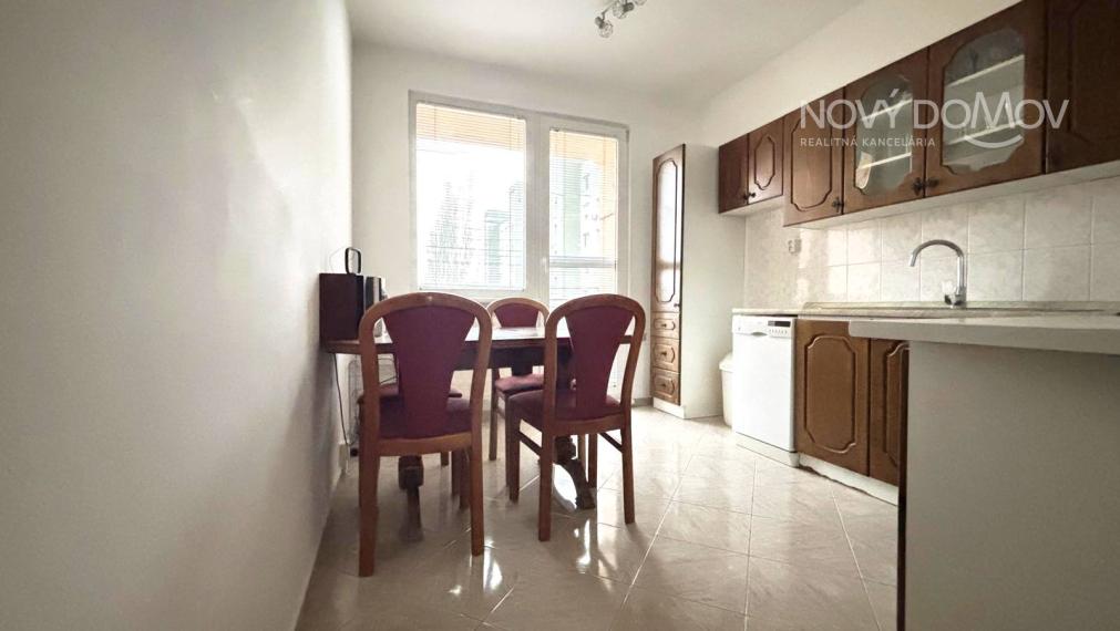 3-IZBOVÝ BYT S LOGGIOU | 89 m² | VÝŤAH |