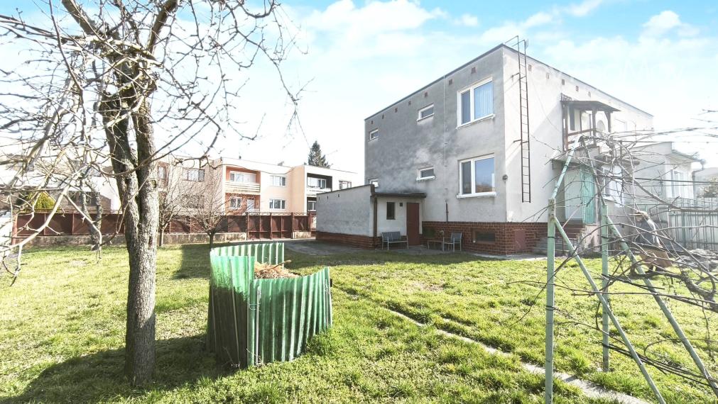 PRÉMIOVÁ PONUKA: 4-izbový rodinný dom na skvelej adrese