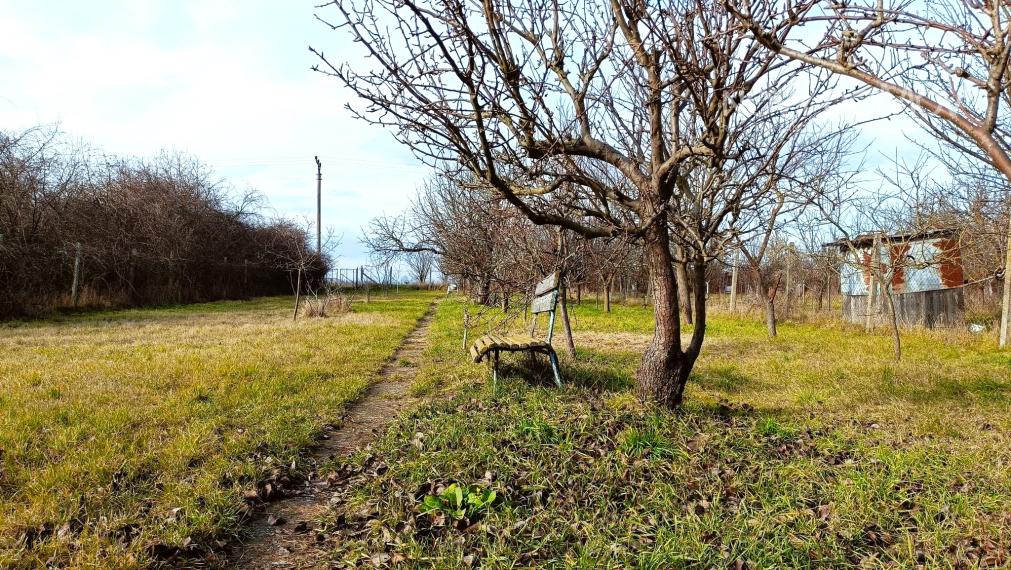 PRIPRAVENÝ NA VÝSTAVBU | Stavebný pozemok v HODOCH bez zbytočných komplikácií