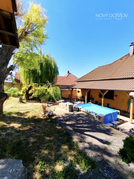 IHNEĎ OBÝVATEĽNÝ | Rodinný dom s garážou a záhradou – Koplotovce