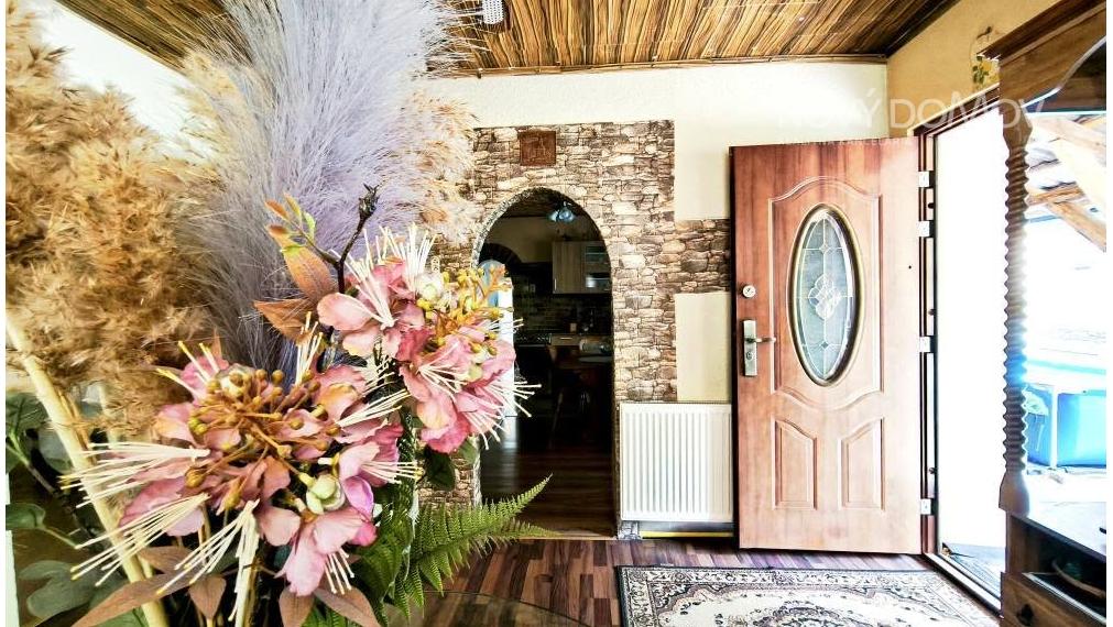 IHNEĎ OBÝVATEĽNÝ | Rodinný dom s garážou a záhradou – Koplotovce