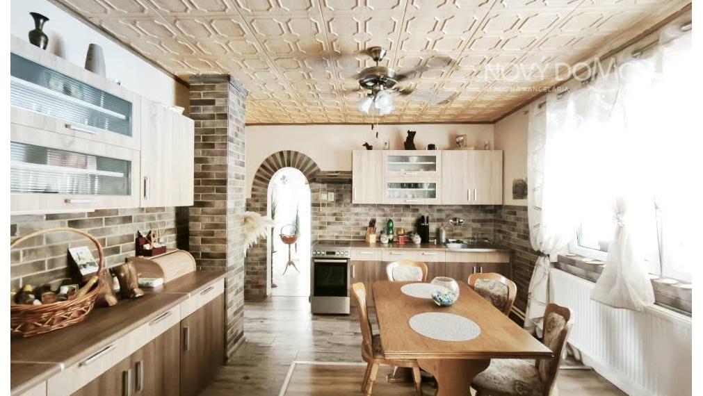 IHNEĎ OBÝVATEĽNÝ | Rodinný dom s garážou a záhradou – Koplotovce