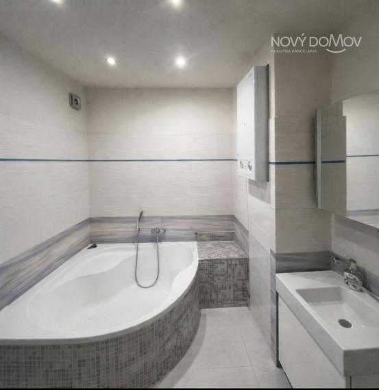 Štýlový 3-izbový byt v centre Serede | Balkón | 74 m² | Investičná príležitosť