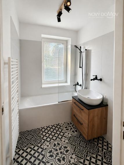 MODERNÝ A KOMPLETNE ZARIADENÝ 2-IZBOVÝ BYT V SLÁDKOVIČOVE