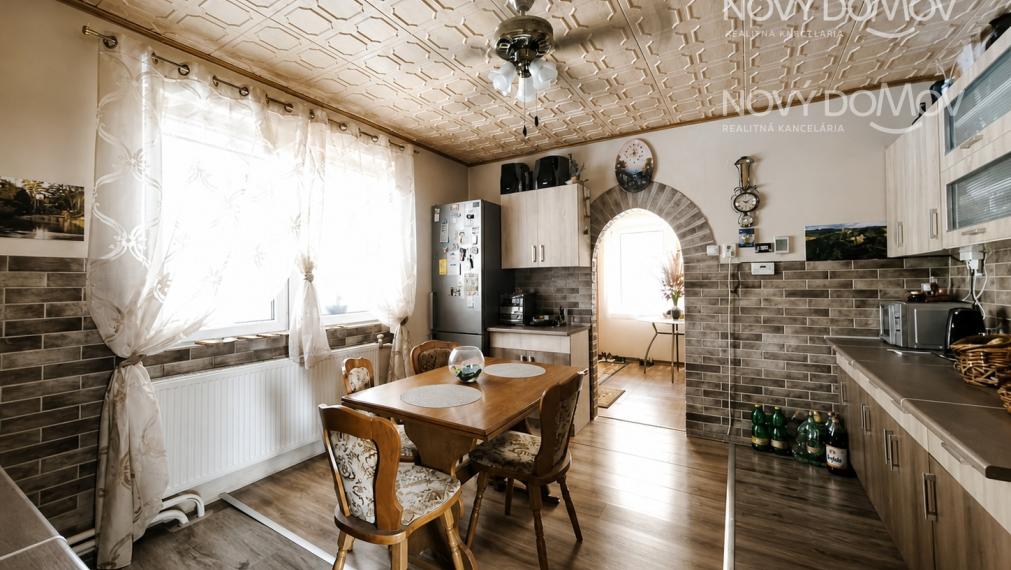 IHNEĎ OBÝVATEĽNÝ | Rodinný dom s garážou a záhradou – Koplotovce