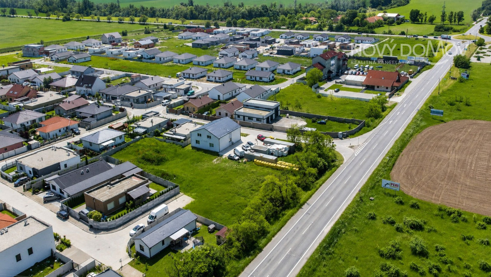 INVESTIČNÁ PRÍLEŽITOSŤ – 3 SUSEDIACE STAVEBNÉ POZEMKY