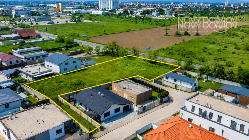 STAVEBNÝ POZEMOK - 779 m² - SENEC - ul. pri Čiernej Vode