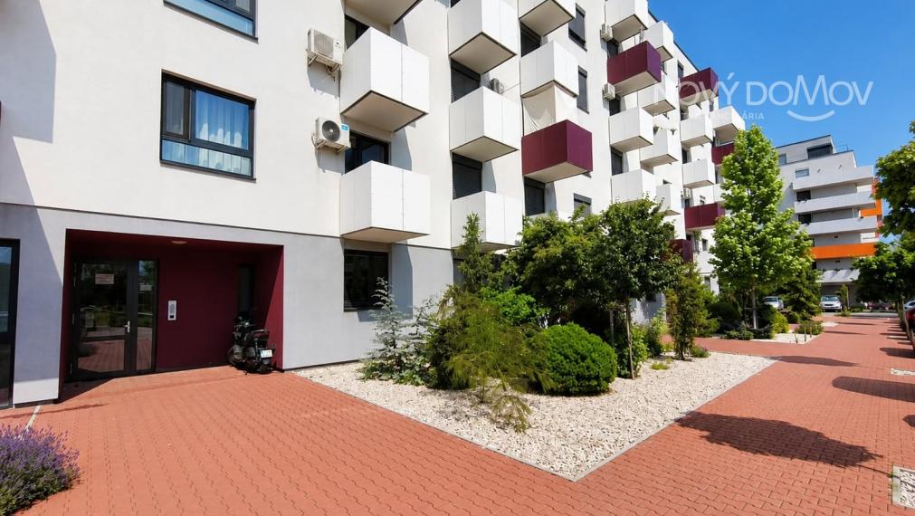 Bývanie WEST | 2 izby, balkón a vlastné parkovanie