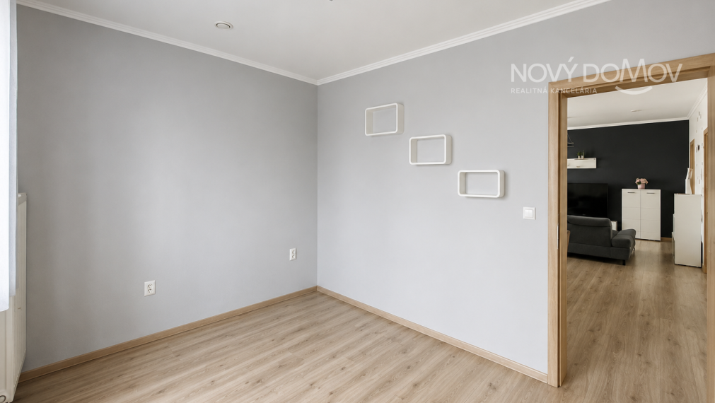 Samostatne stojaci 4 izbový RD s dvojgarážou