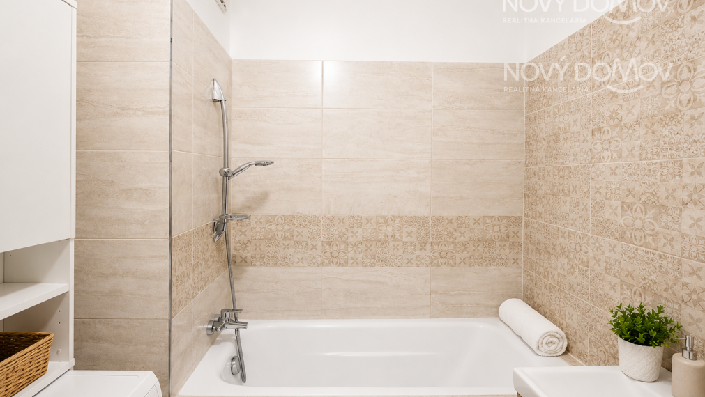 PRENÁJOM - zariadený, klimatizovaný 2 izbový byt