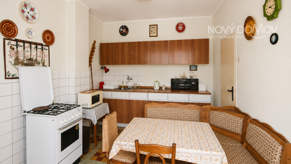 ŠÚROVCE – 5-izbový rodinný dom, pozemok 834 m²