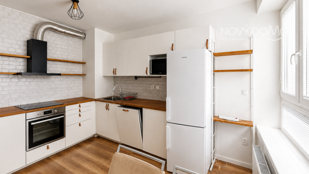 PRENÁJOM | ELEGANTNÝ 2-IZBOVÝ BYT S PARKOVANÍM – GALANTA, WEST