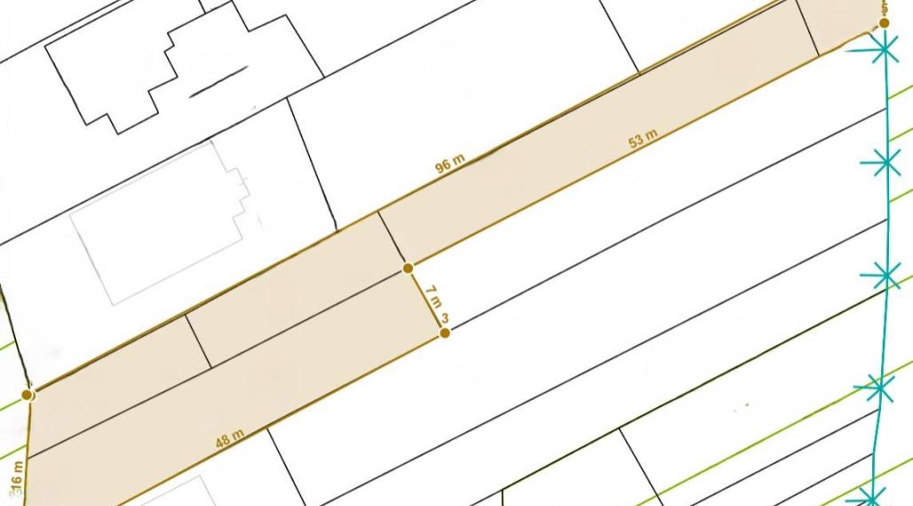 PREDAJ : Pozemok bez tiarch, s IS a výbornou dostupnosťou!