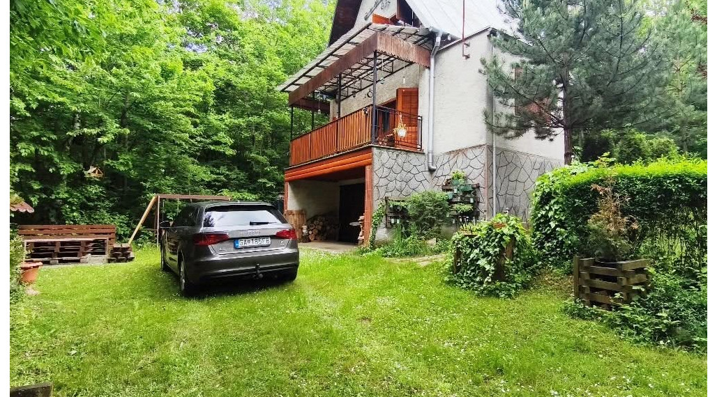 Keď chcete vypnúť svet a zapnúť ticho – chalupa v srdci Tribeča