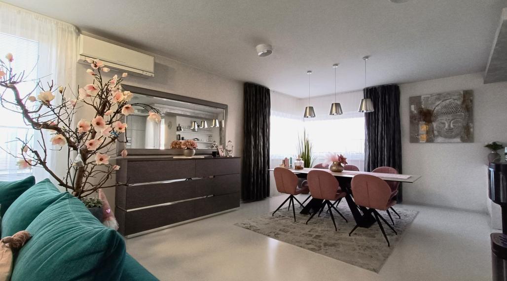 P R E D A J - nadčasový a dokonalý - WEST - GALANTA