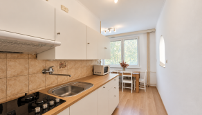 PRENÁJOM - zariadený 3 izbový byt v centre mesta - fotografia 3