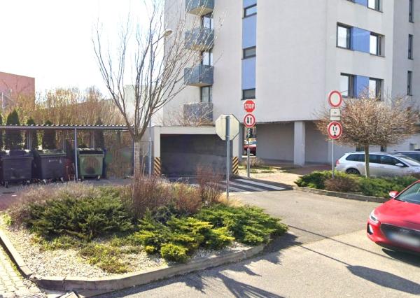 PARKOVACIE MIESTA - podzemná garáž - Hodská ul. GALANTA