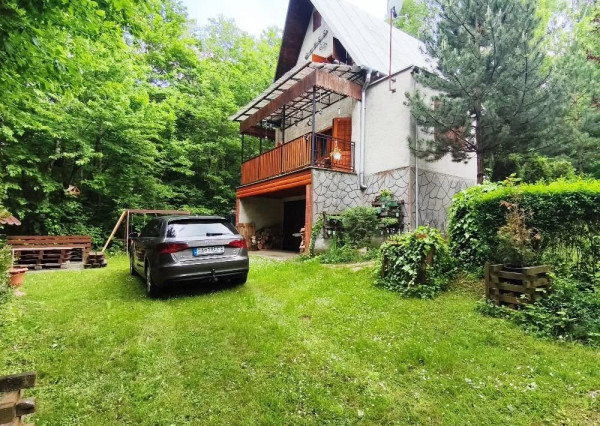 Keď chcete vypnúť svet a zapnúť ticho – chalupa v srdci Tribeča