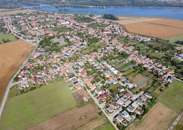 95000€ - P R E D A J  - rodinný dom, obec Váhovce
