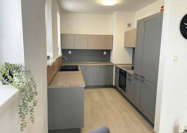 Priestranný 3-izbový byt s výmerou 87,7 m² a nízkymi nákladmi