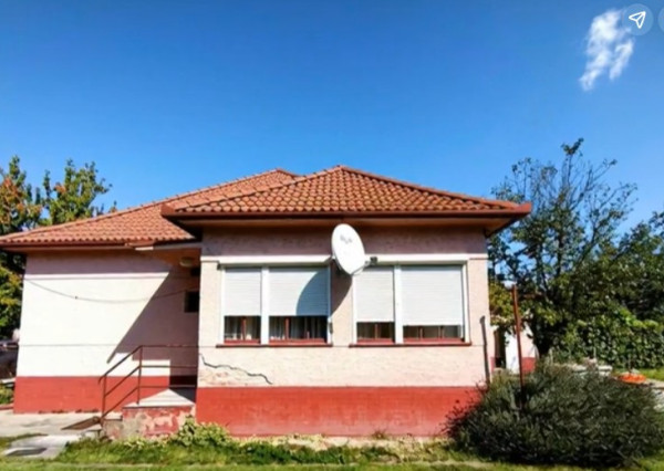 PREDAJ – starší rodinný dom na veľkom pozemku 758 m², Váhovce