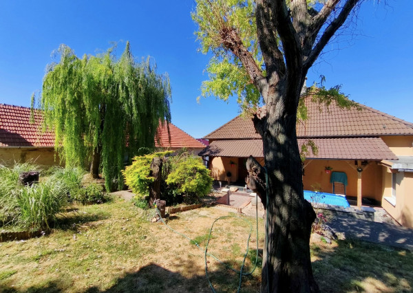 IHNEĎ OBÝVATEĽNÝ | Rodinný dom s garážou a záhradou – Koplotovce