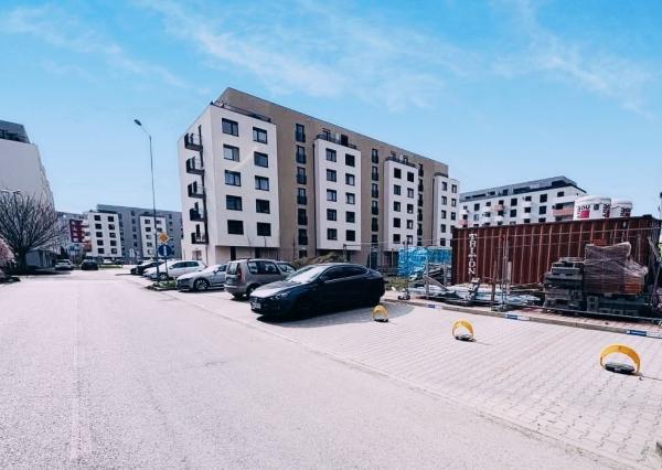 Prenájom vonkajšieho parkovacieho miesta – Galanta, Hodská