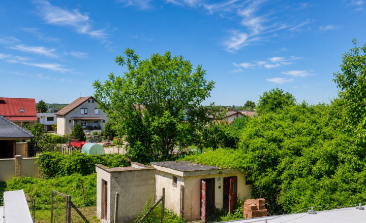 TOMÁŠIKOVO, okr. Galanta - PREDAJ - priestranný 2i. byt - fotografia 1