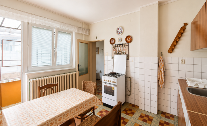 ŠÚROVCE – 5-izbový rodinný dom, pozemok 834 m² - fotografia 28