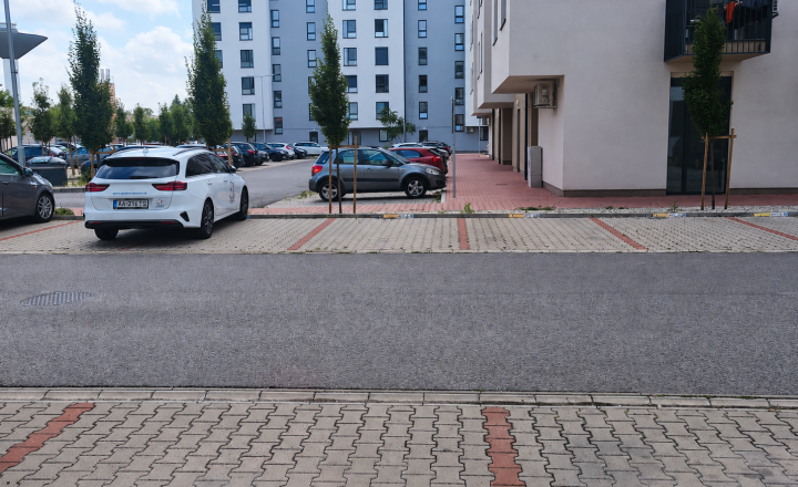 PRENÁJOM | ELEGANTNÝ 2-IZBOVÝ BYT S PARKOVANÍM – GALANTA, WEST - fotografia 13