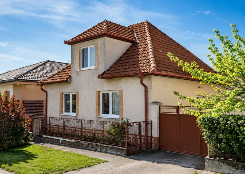 ŠÚROVCE – 5-izbový rodinný dom, pozemok 834 m²